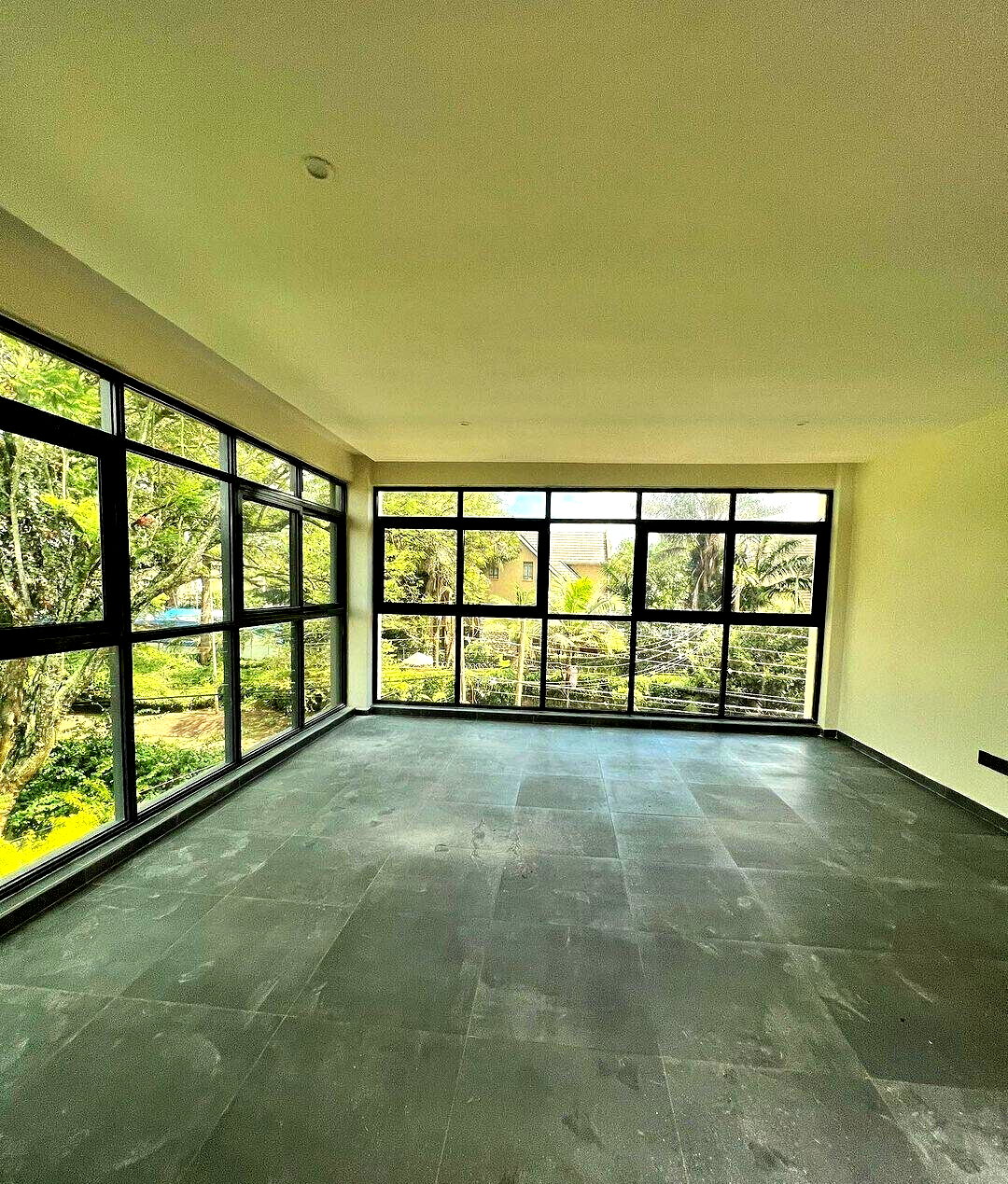 5-Ensuite Townhouse with Generator & Family Room - Lavington