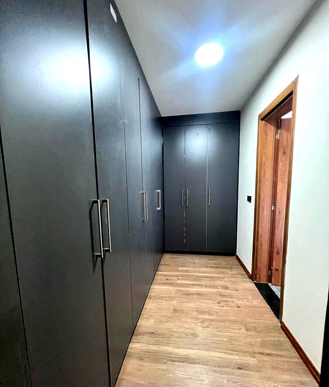 5-Ensuite Townhouse with Generator & Family Room - Lavington