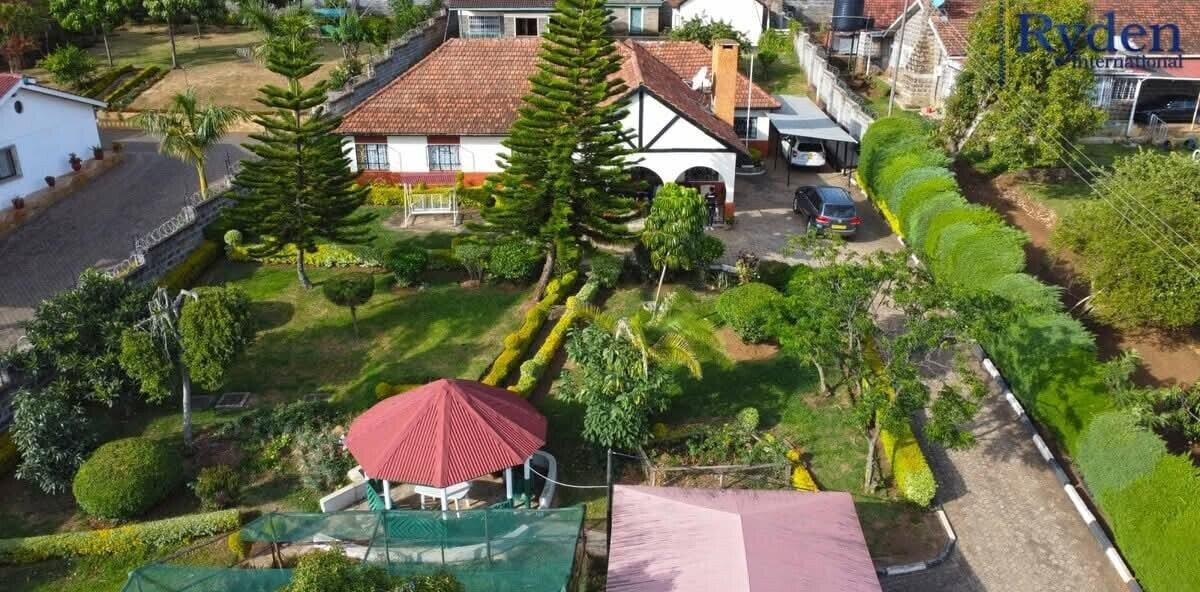 4BR Townhouse with Lake Nakuru Views & Cottage - Milimani
