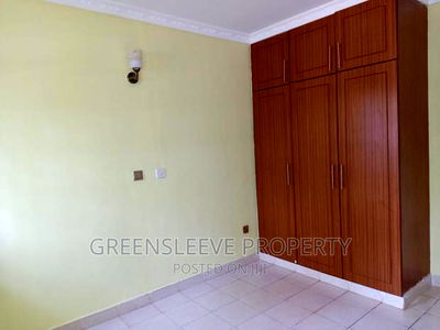 3bdrm Bungalow in Karen for rent - Image 9