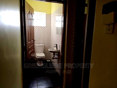 3bdrm Bungalow in Karen for rent - Image 8