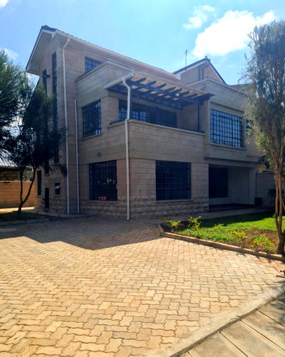 1.1 Acre Townhouse in Kajiado CBD