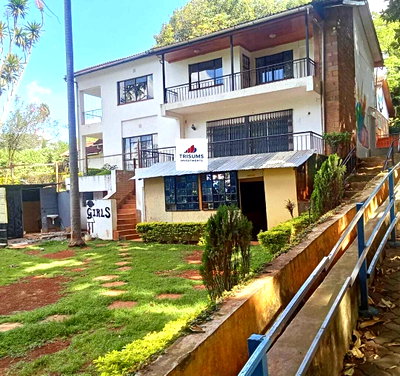 0.1 Acre 7BR Haven