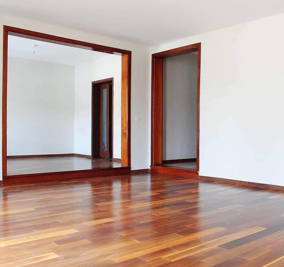 Corner Townhouse with Private Garden & Fireplace - Lavington