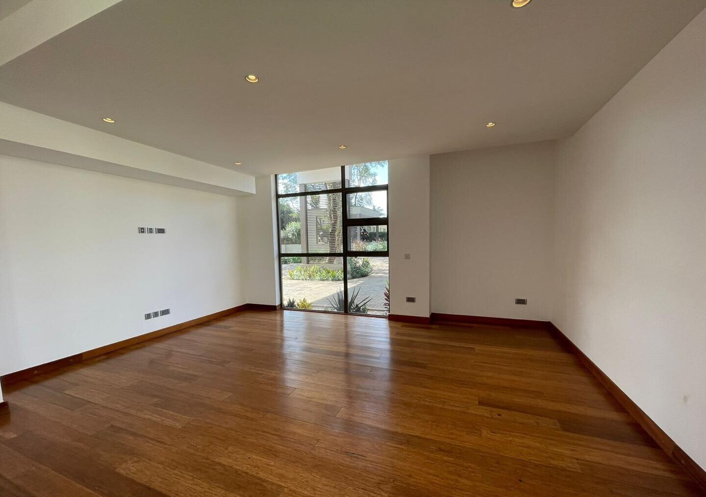 5-Ensuite Townhouse with Private Pool & Garden – Karen