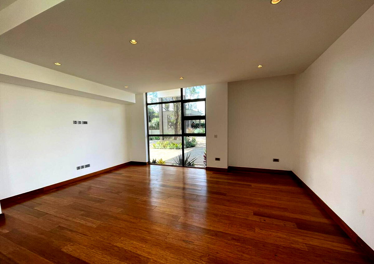5-Ensuite Townhouse with Private Pool & Garden – Karen