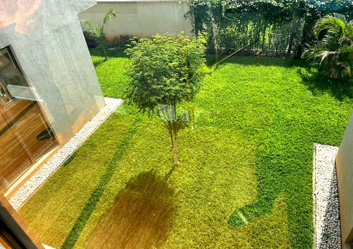 5-Ensuite Townhouse with Private Pool & Garden – Karen