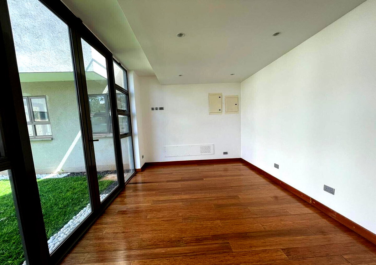 5-Ensuite Townhouse with Private Pool & Garden – Karen