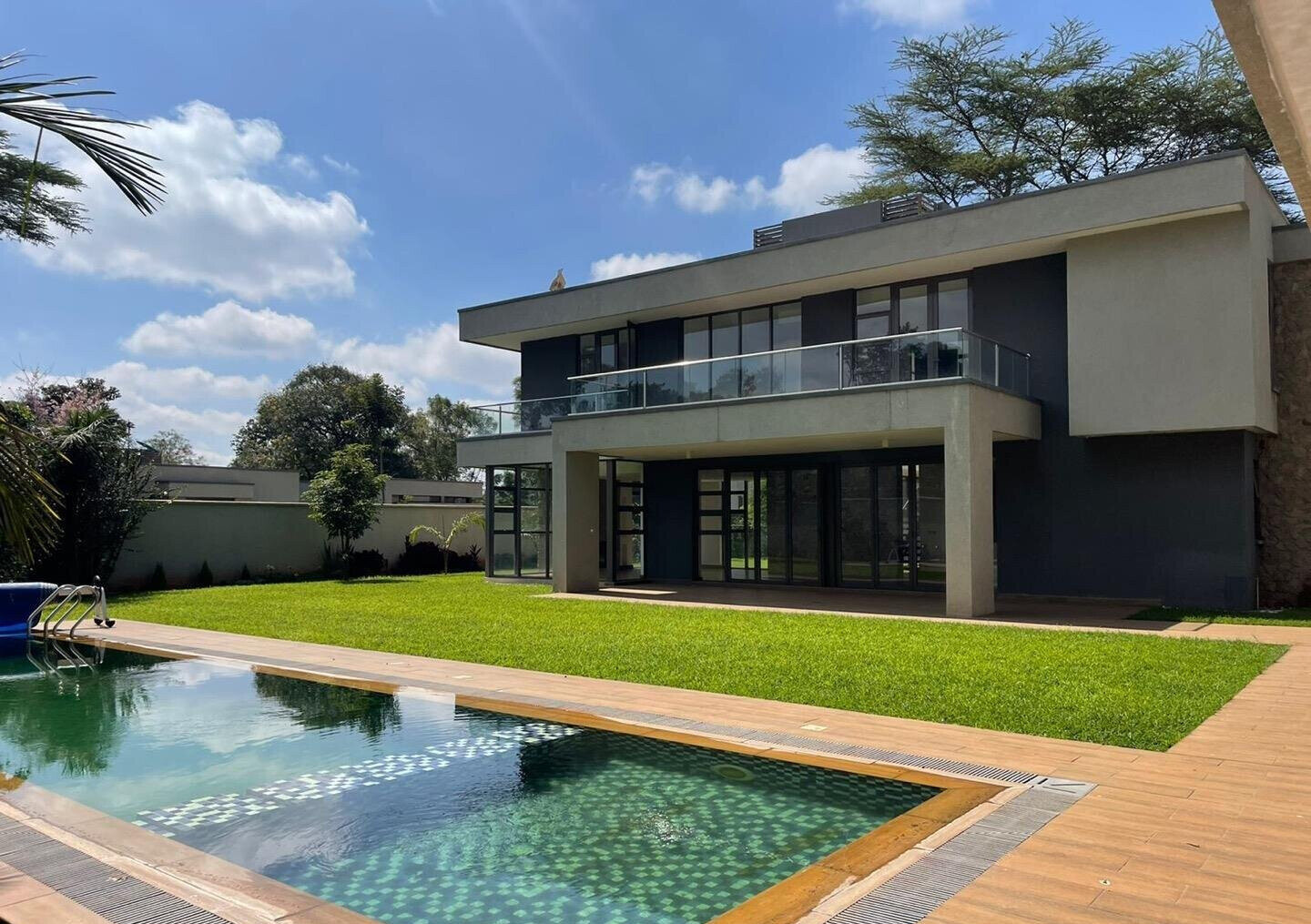5-Ensuite Townhouse with Private Pool & Garden – Karen