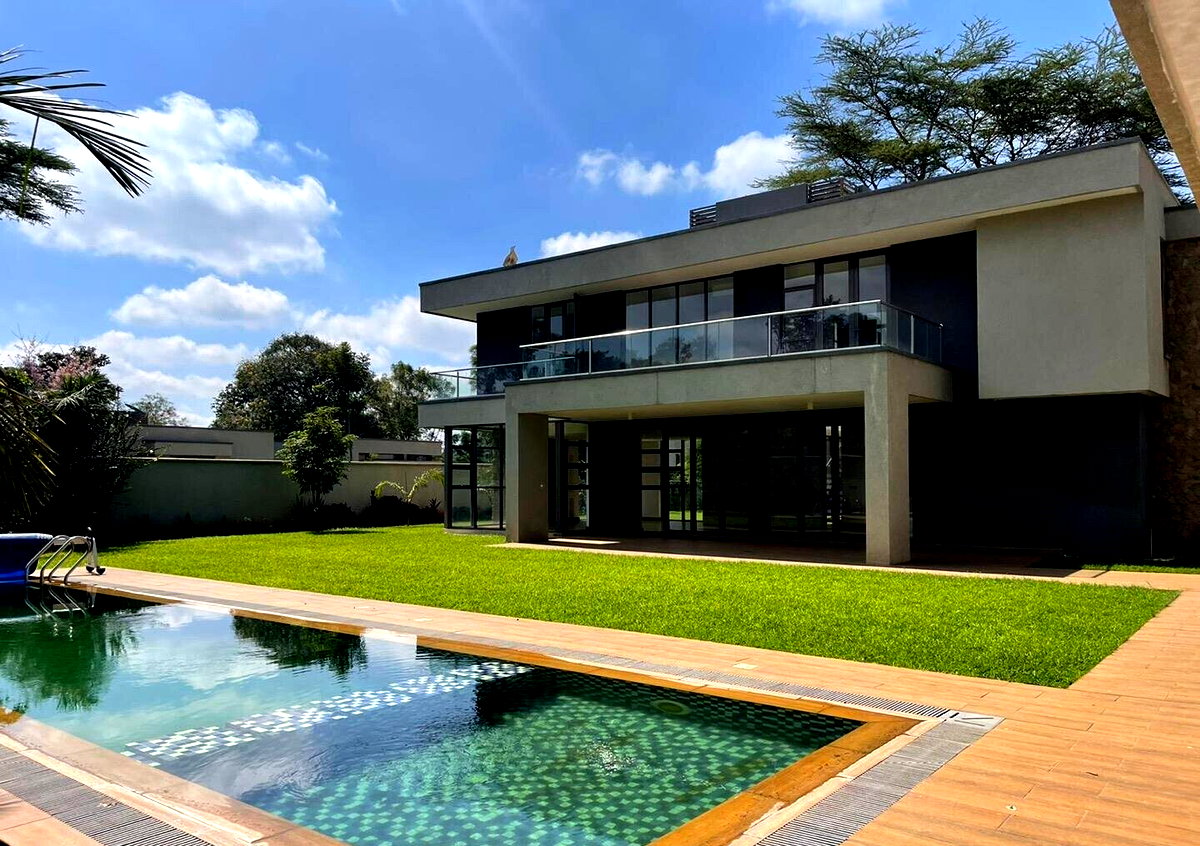 5-Ensuite Townhouse with Private Pool & Garden – Karen