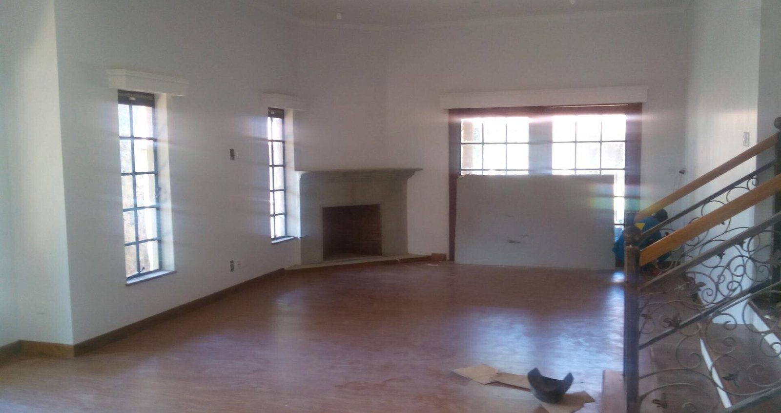 4BR Townhouse with Fireplace, DSQ & Mature Garden - Spring Valley
