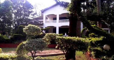 5BR Ambassadorial Home with Garden