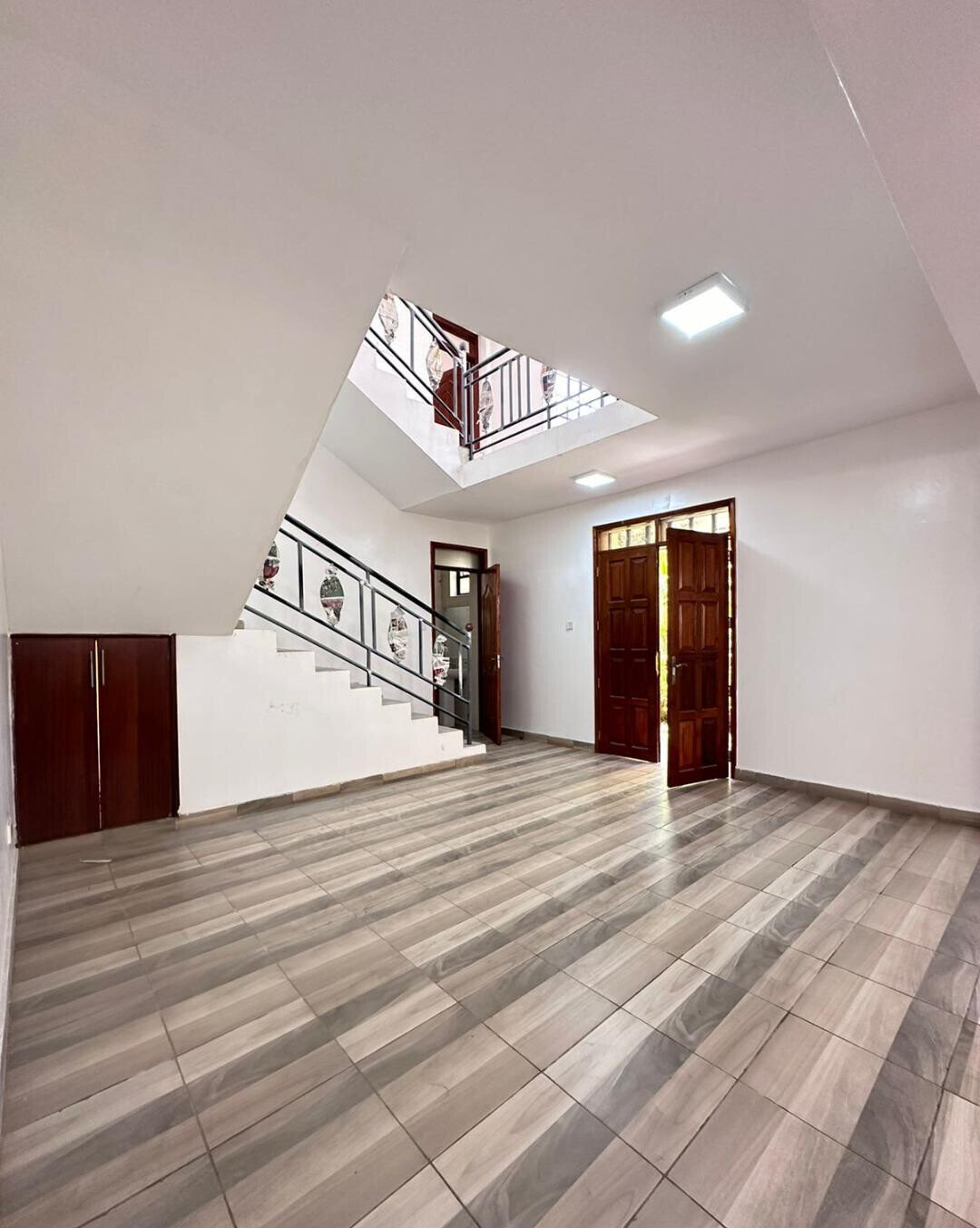 5-Ensuite Villas with DSQ & Private Garden - Spring Valley