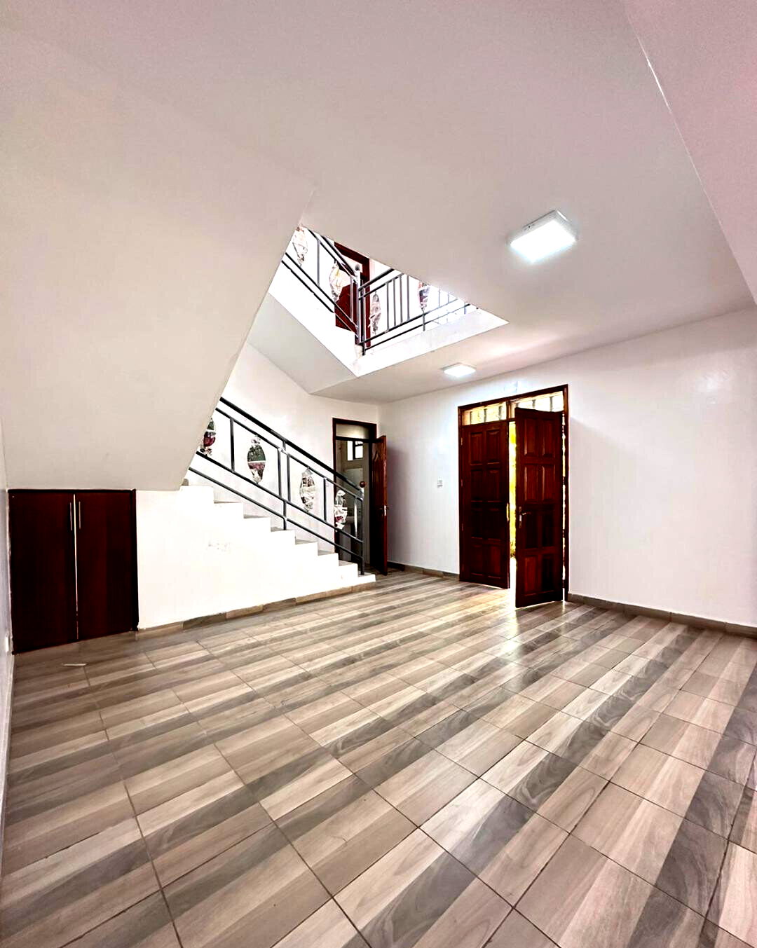 5-Ensuite Villas with DSQ & Private Garden - Spring Valley