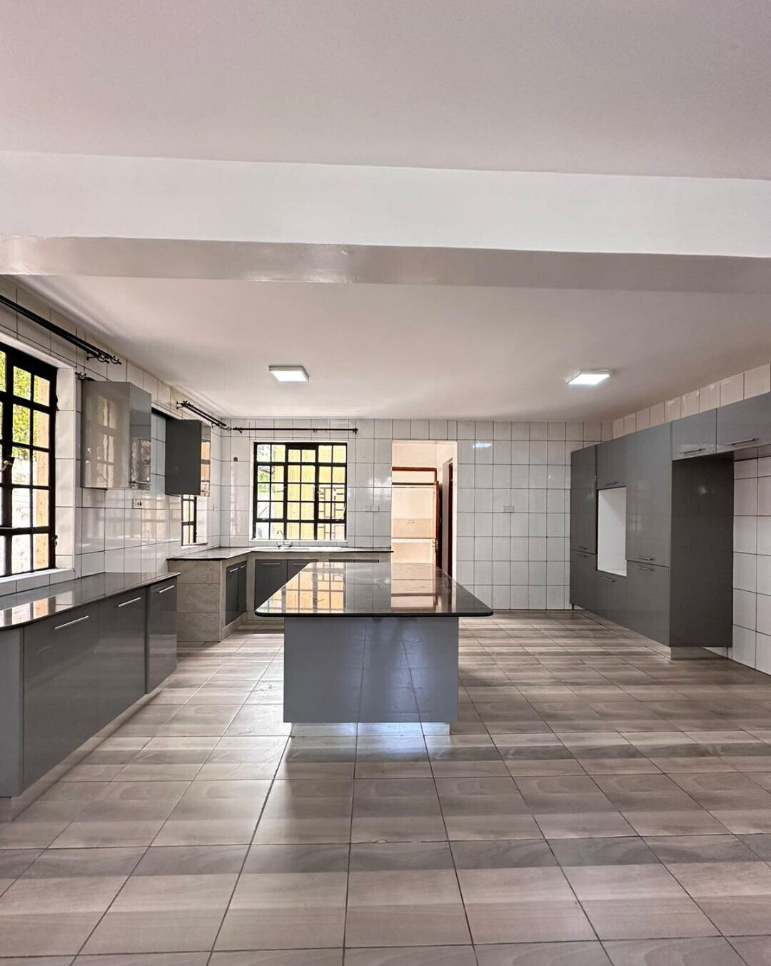 5-Ensuite Villas with DSQ & Private Garden - Spring Valley