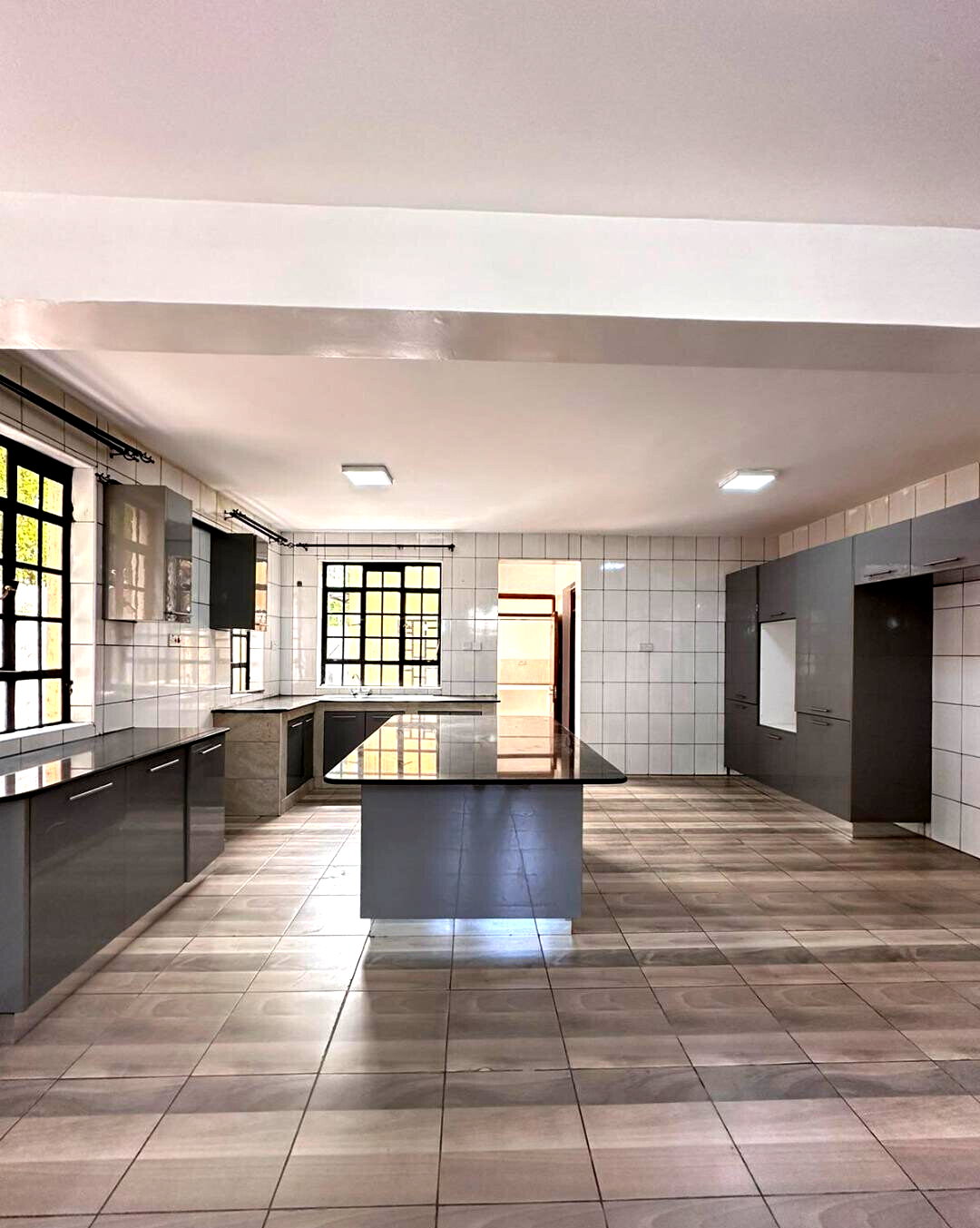 5-Ensuite Villas with DSQ & Private Garden - Spring Valley
