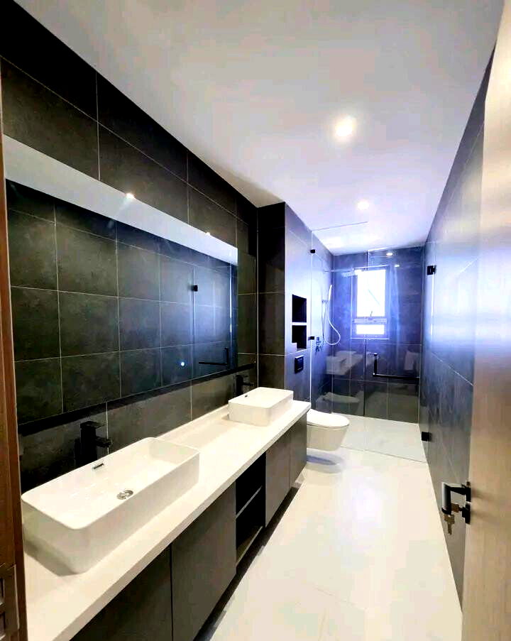 Beachfront 3BR Apartment with Rooftop Gym & Ocean Views - Nyali