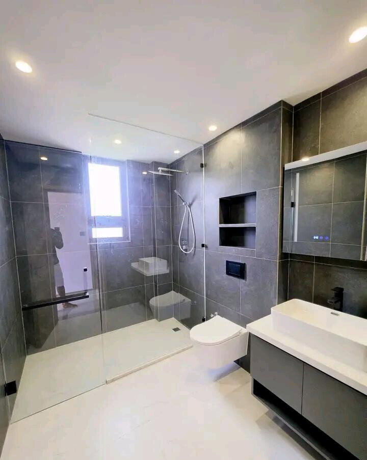 Beachfront 3BR Apartment with Rooftop Gym & Ocean Views - Nyali