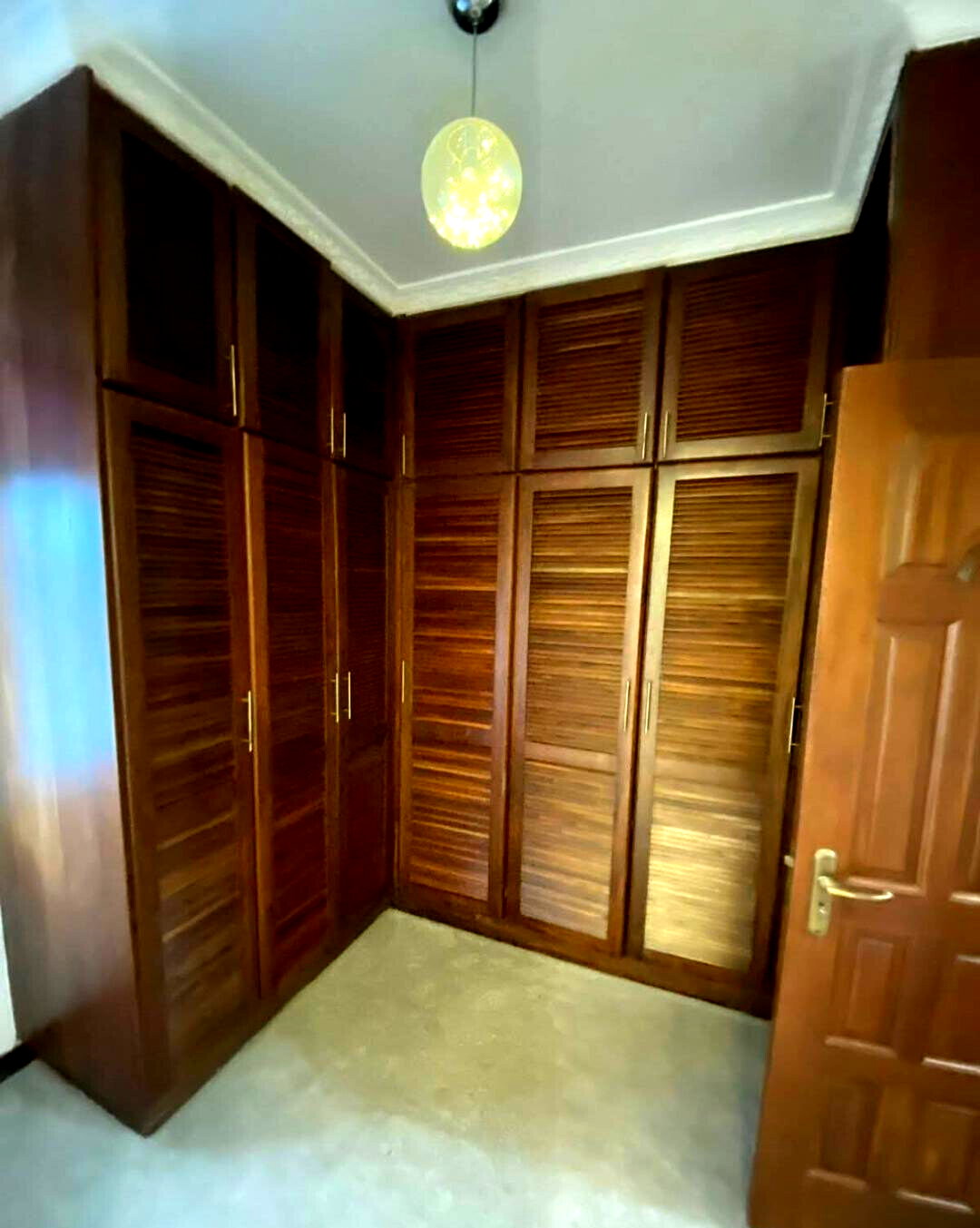 Half Acre 4BR Haven at KSh 570K