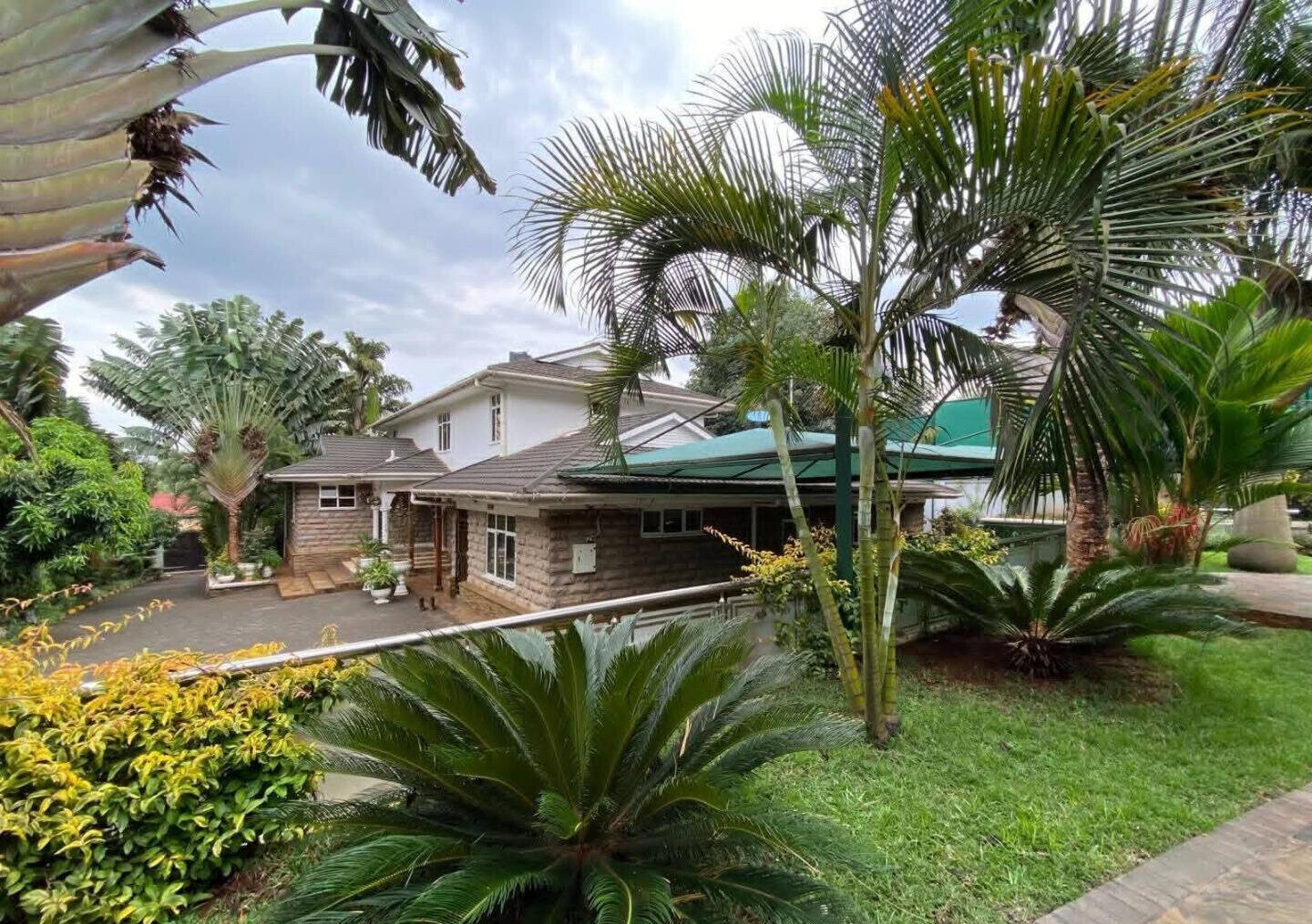 Half Acre 4BR Haven at KSh 570K