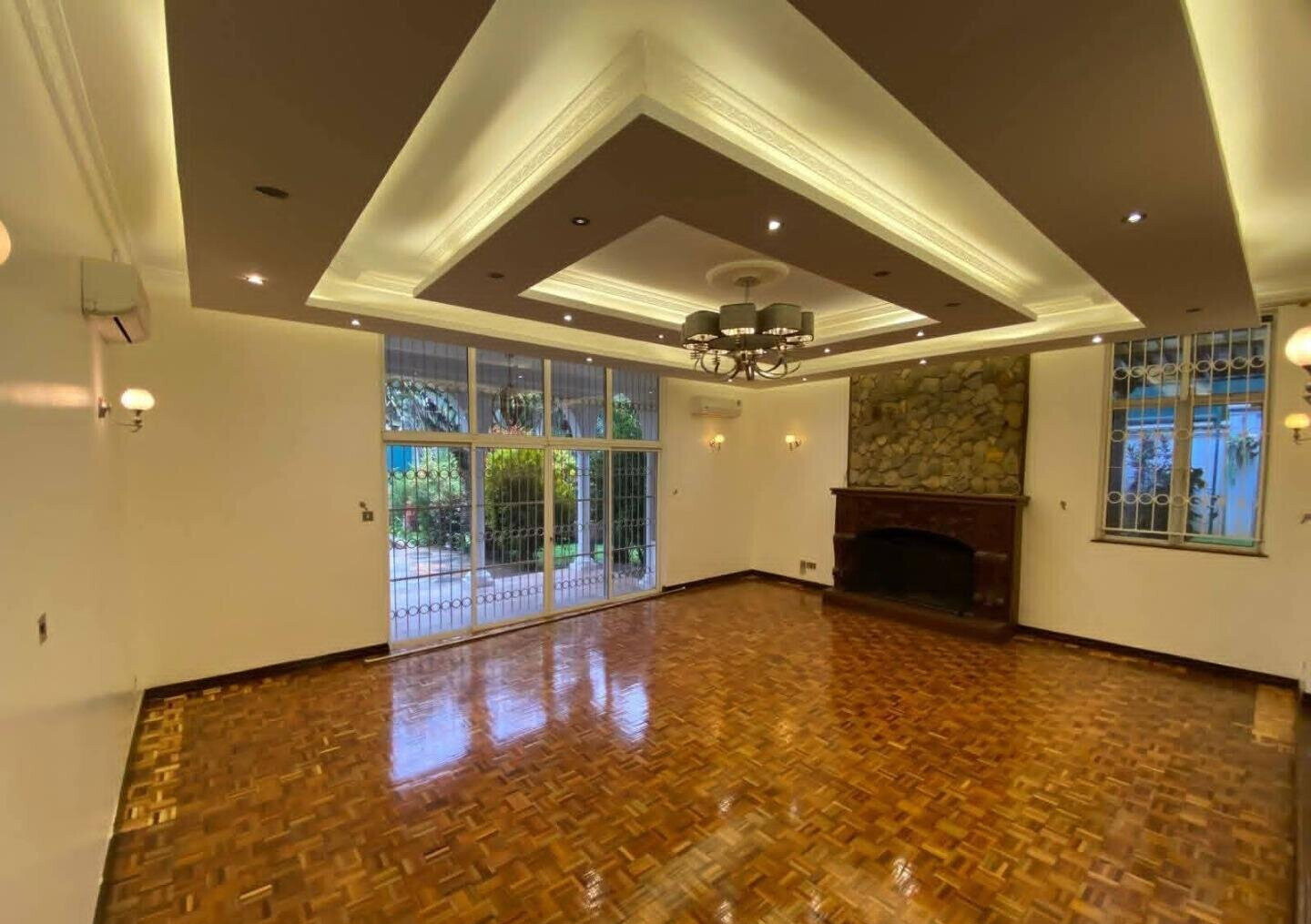 Half Acre 4BR Haven at KSh 570K