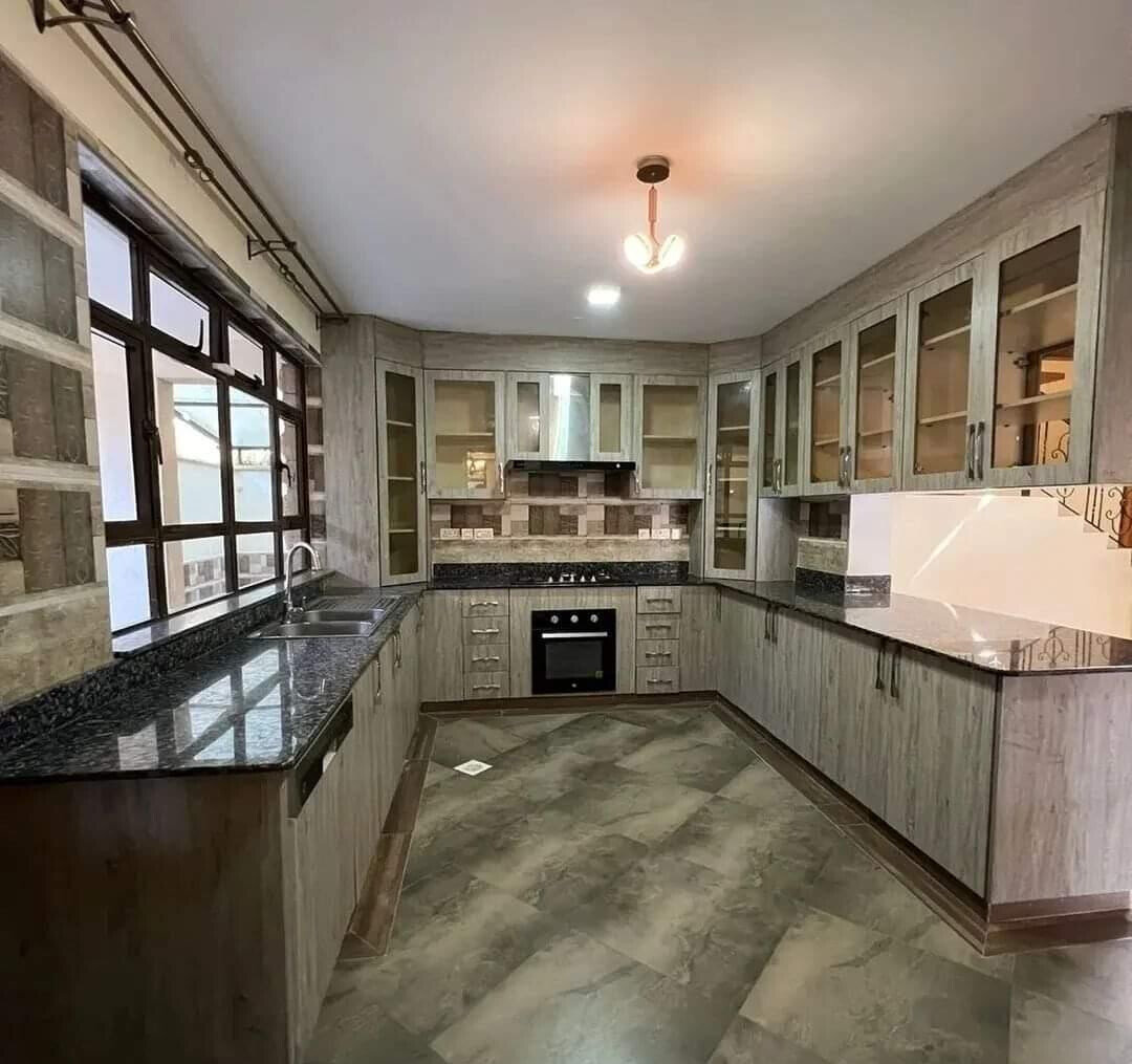 5-Ensuite Townhouse with Lift & Guest Lounge - Lavington