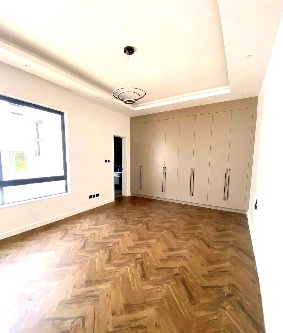 New 4-Ensuite Townhouse with DSQ & Solar - Lavington