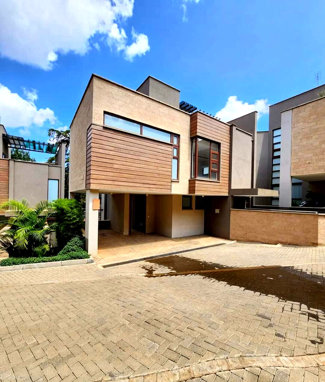 4-Ensuite Townhouse with Solar & Backup Generator - Lavington