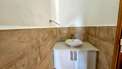4bdrm Maisonette in Karen, Nairobi Central for sale - Image 9