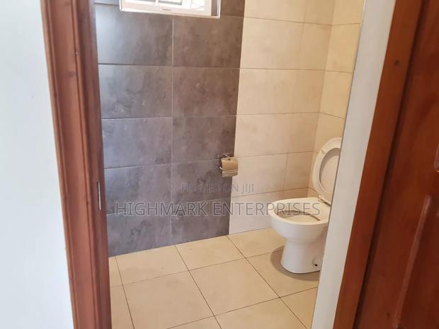 8500 Sq Feet Godown on Sale in Athiriver