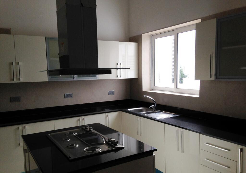 Ultra-Modern 4BR Townhouse with Rooftop Terrace & Pool - Westlands