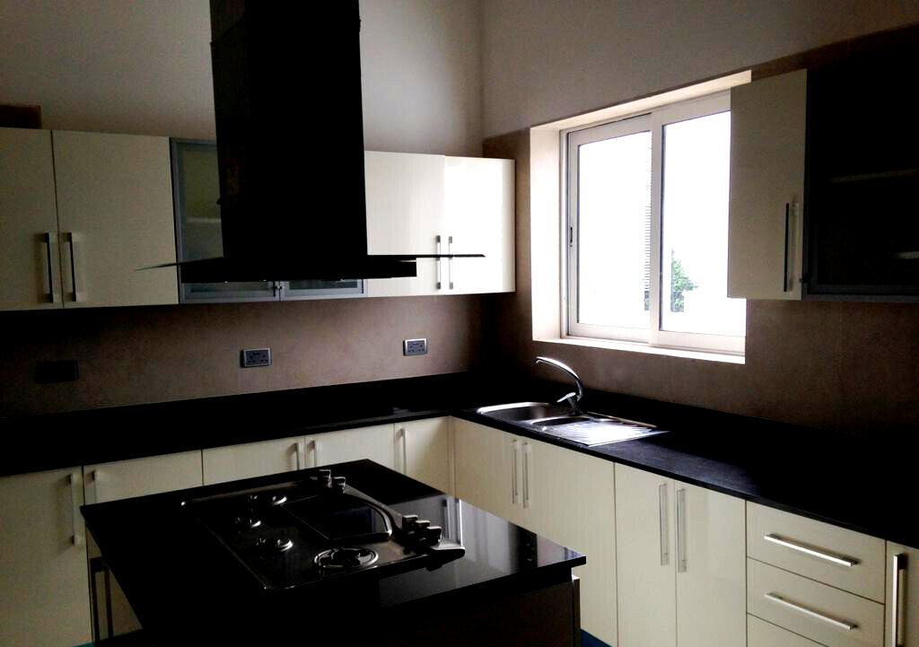 Ultra-Modern 4BR Townhouse with Rooftop Terrace & Pool - Westlands