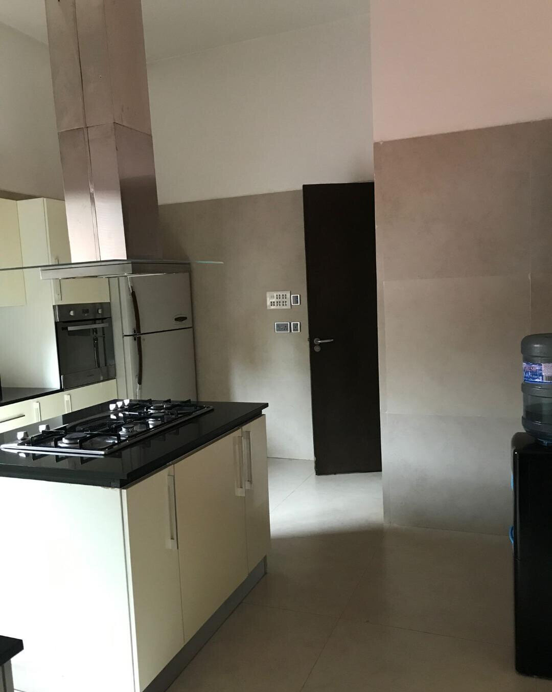Ultra-Modern 4BR Townhouse with Rooftop Terrace & Pool - Westlands
