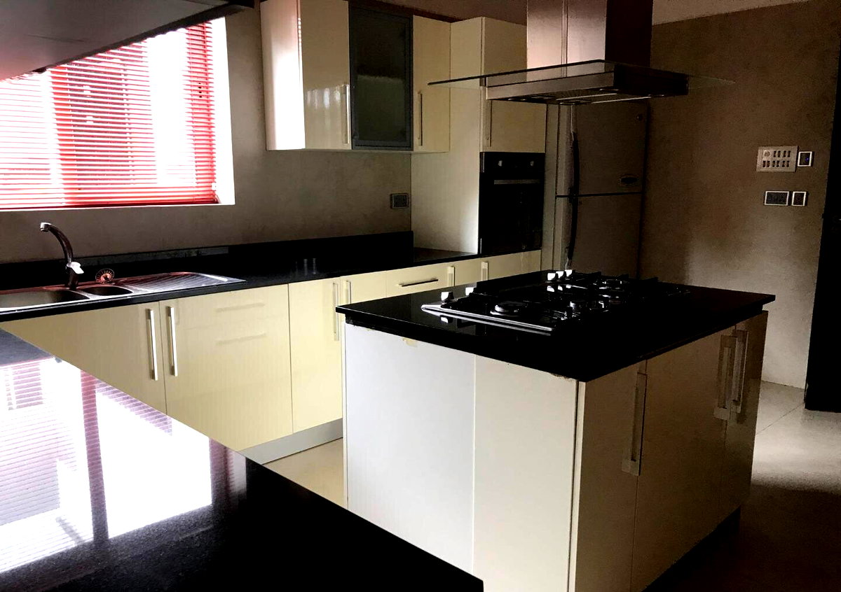 Ultra-Modern 4BR Townhouse with Rooftop Terrace & Pool - Westlands