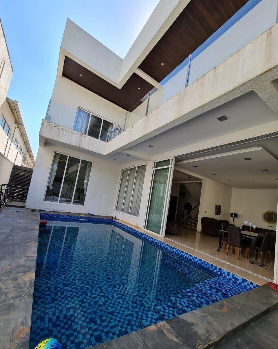 Ultra-Modern 4BR Townhouse with Rooftop Terrace & Pool - Westlands