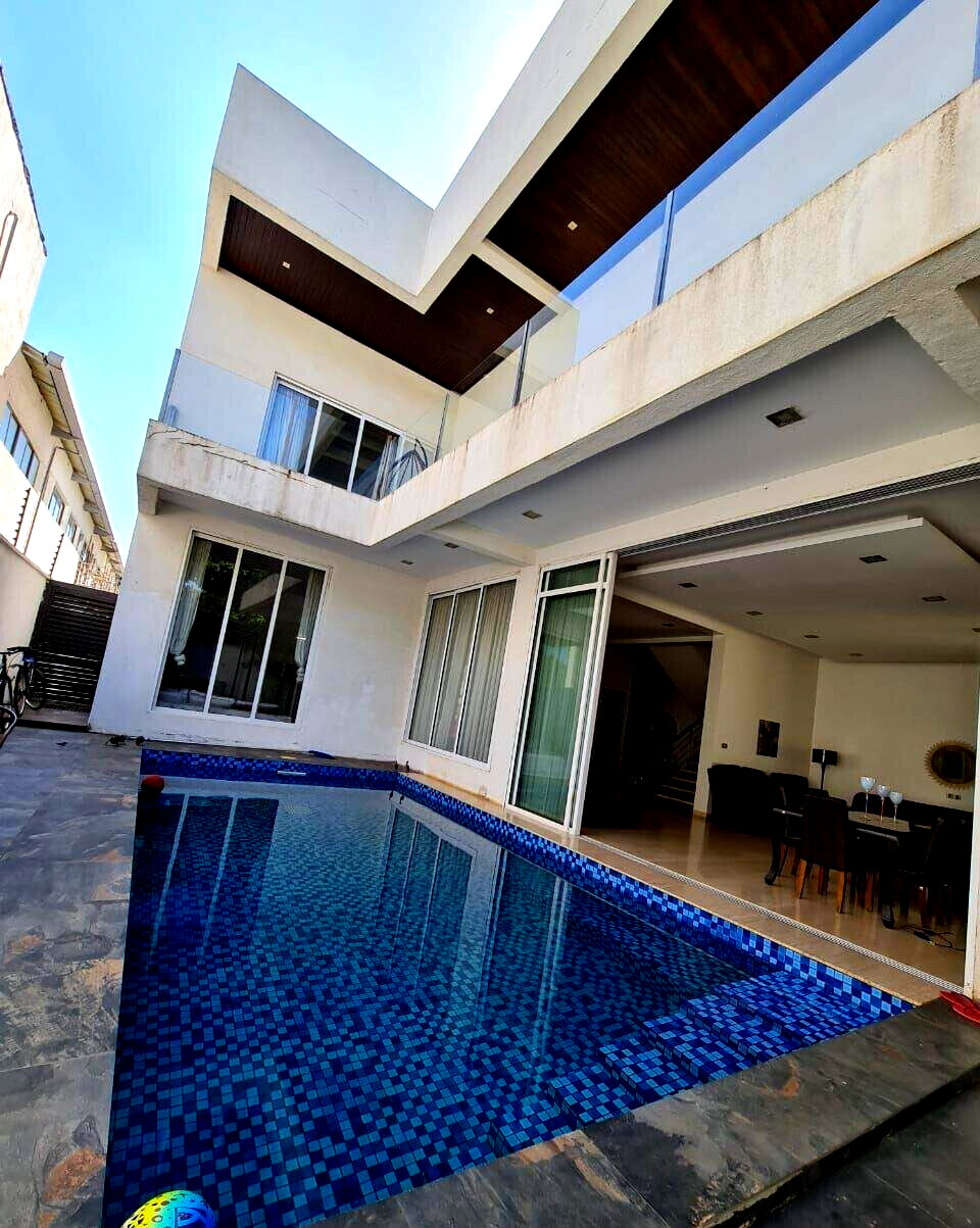 Ultra-Modern 4BR Townhouse with Rooftop Terrace & Pool - Westlands