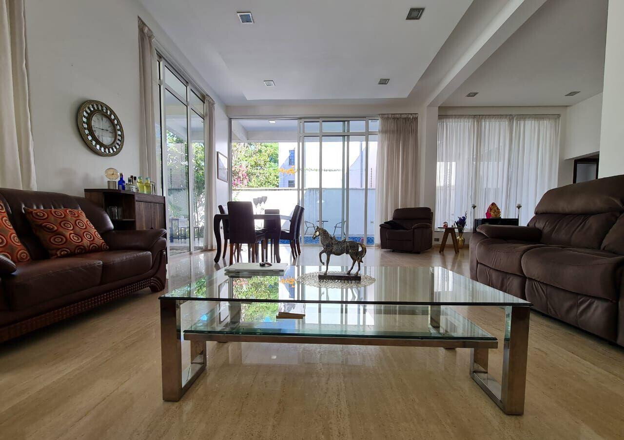 Ultra-Modern 4BR Townhouse with Rooftop Terrace & Pool - Westlands