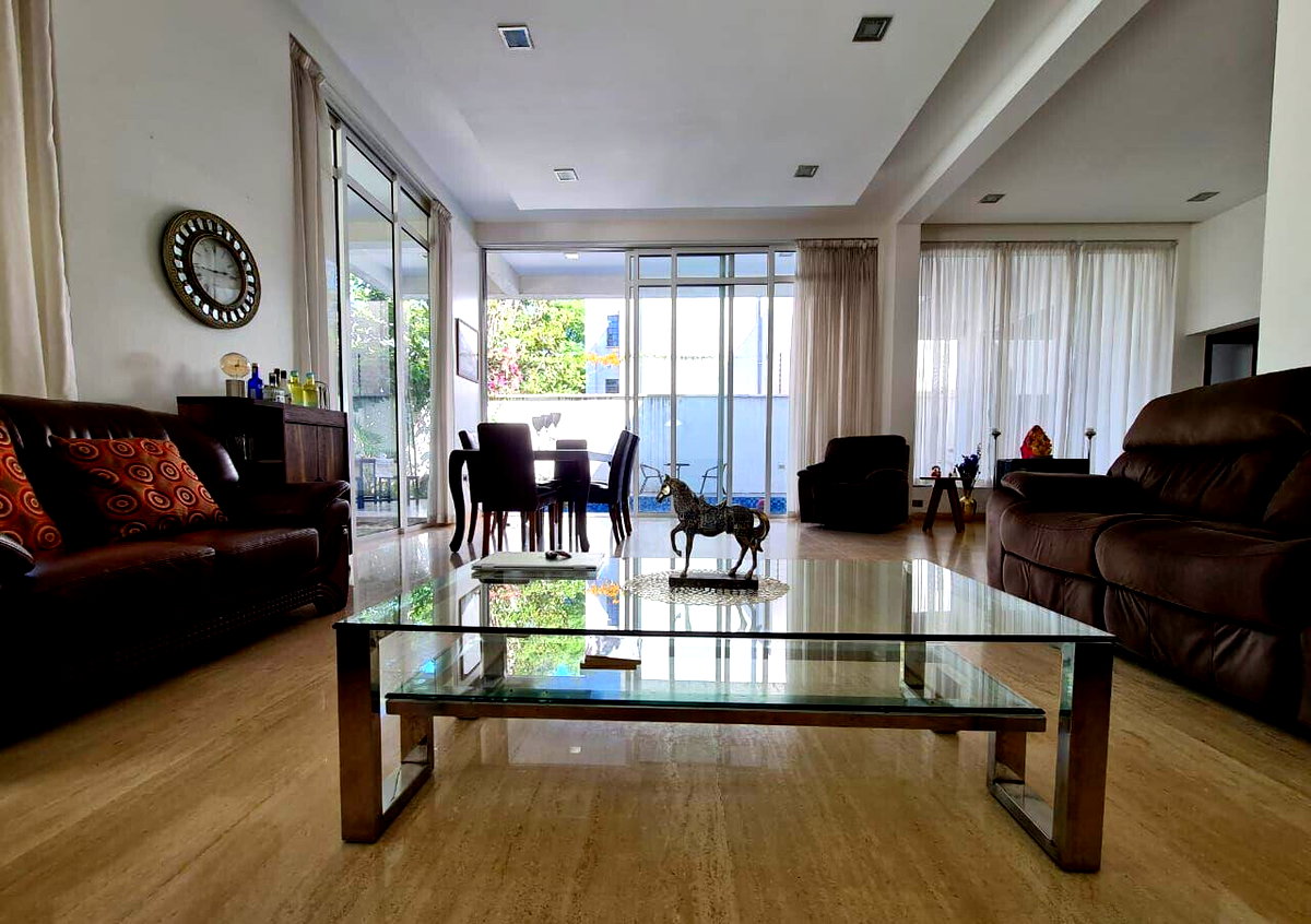 Ultra-Modern 4BR Townhouse with Rooftop Terrace & Pool - Westlands