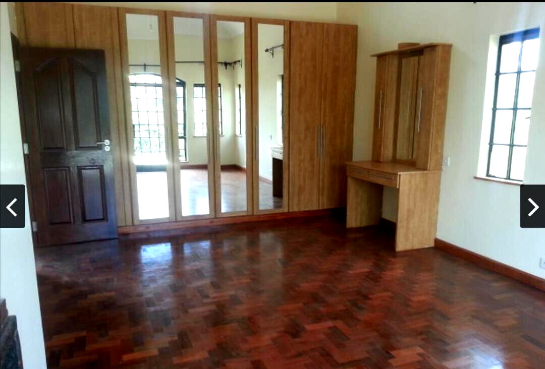 6-Bedroom Villa with Jacuzzi & Mature Garden - Runda