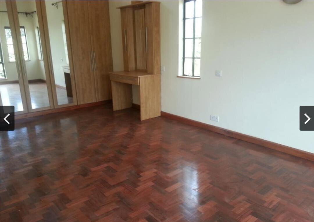 6-Bedroom Villa with Jacuzzi & Mature Garden - Runda