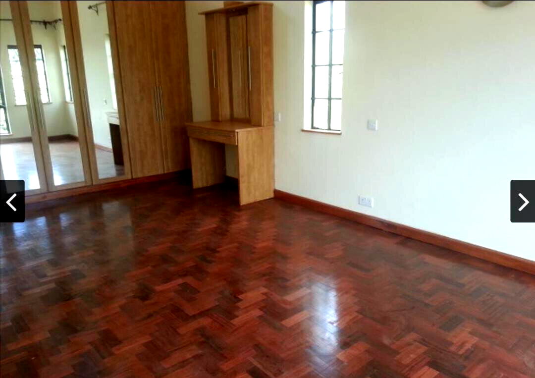 6-Bedroom Villa with Jacuzzi & Mature Garden - Runda