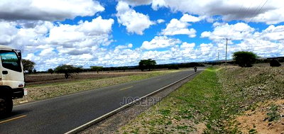 Isinya-Kiserian Road 1acre Subvidvied Into 1/8th Plots - Image 3