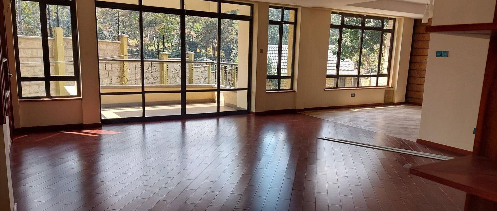 5-Ensuite Townhouse with Solar, Generator & Gym Room - Lavington