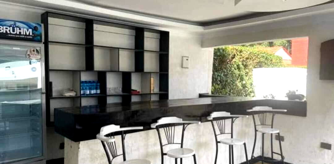 5BR Villa with Heated Pool & Kids Play Area - Kitisuru