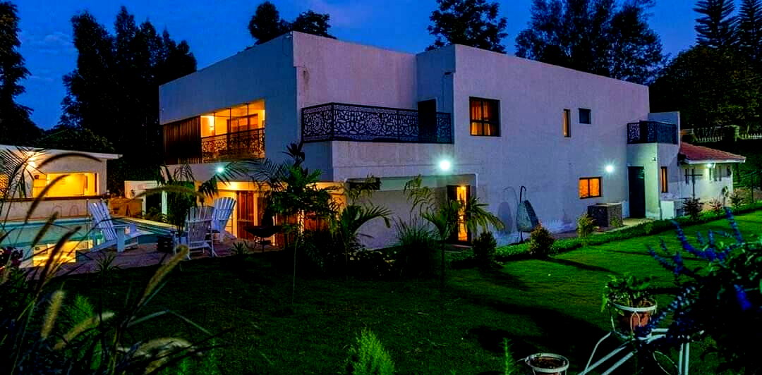 5BR Villa with Heated Pool & Kids Play Area - Kitisuru