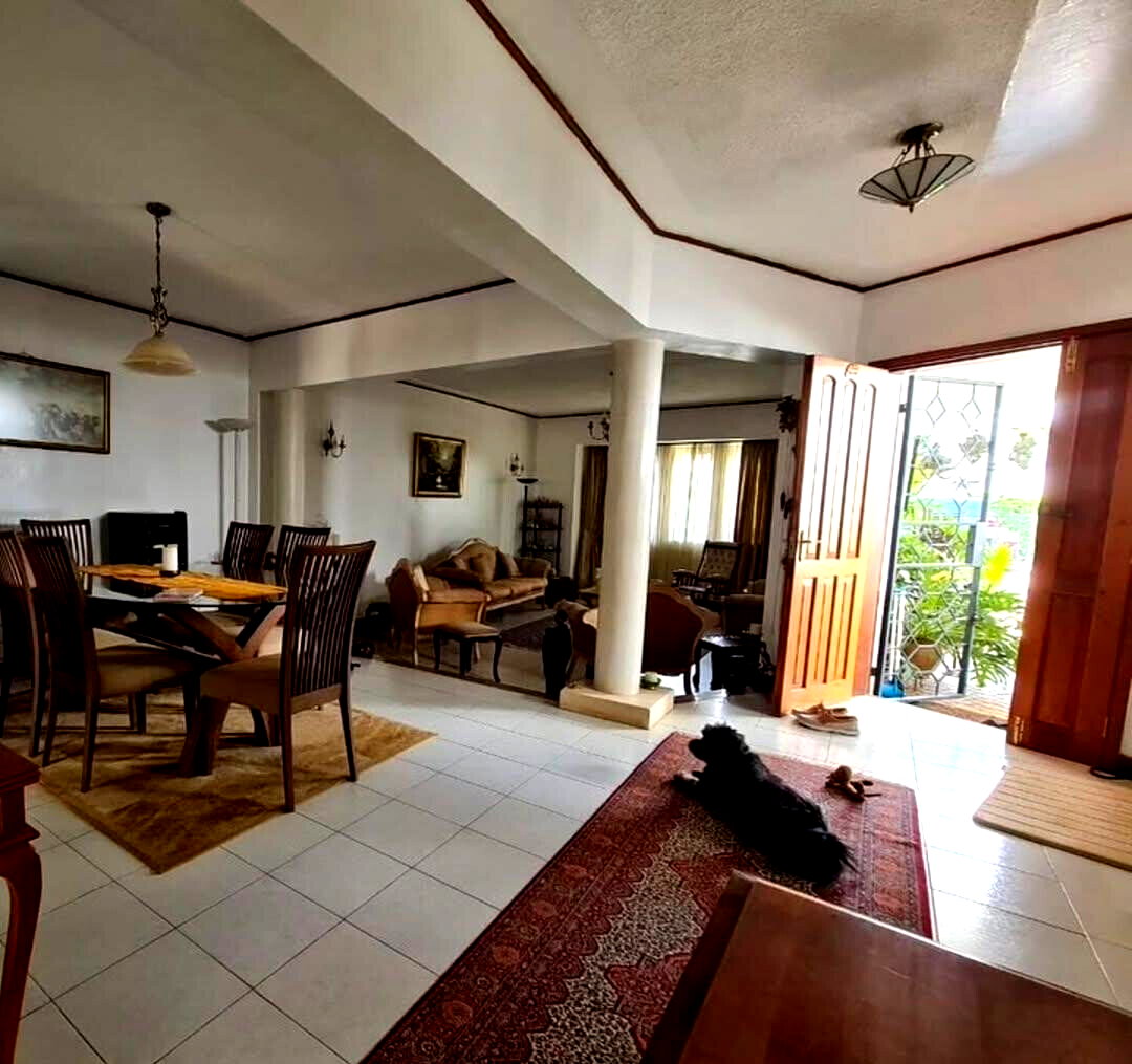 4BR Townhouse with DSQ & Private Garden - Westlands