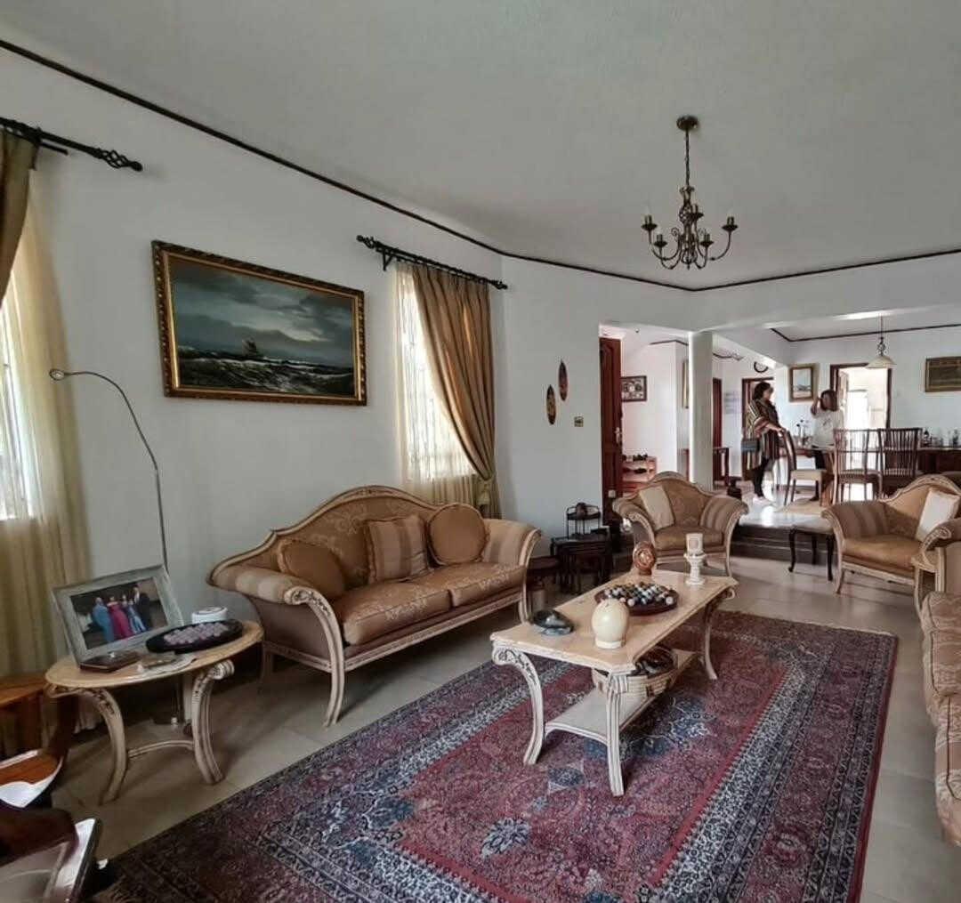 4BR Townhouse with DSQ & Private Garden - Westlands