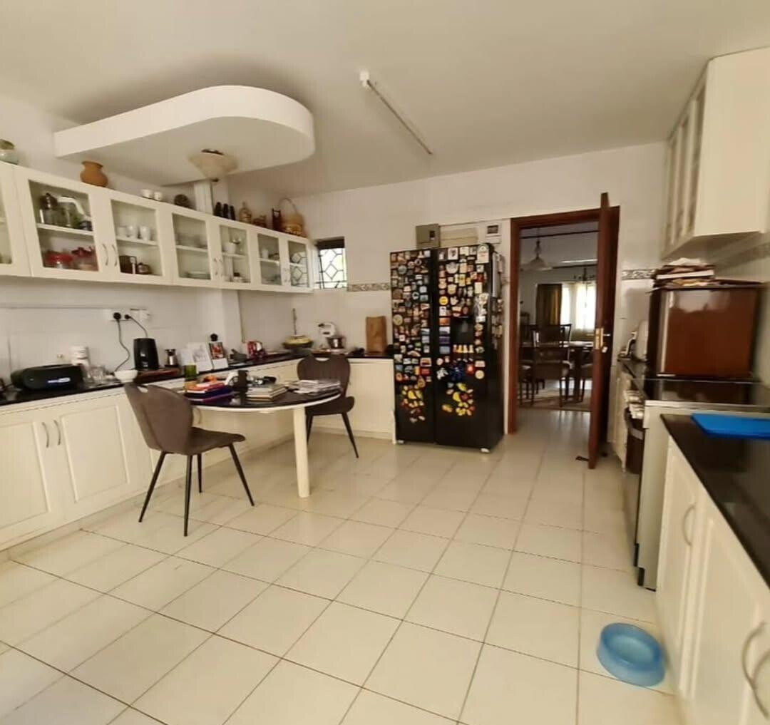 4BR Townhouse with DSQ & Private Garden - Westlands
