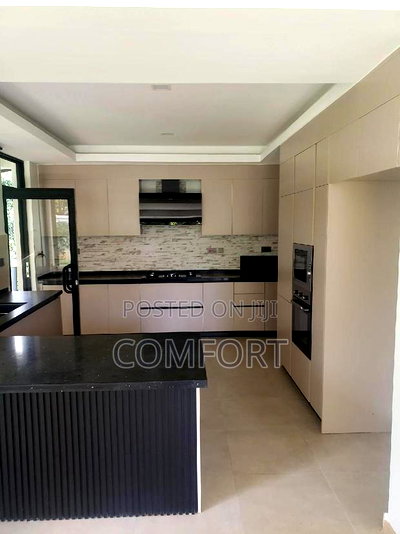 5bdrm Townhouse/Terrace in Lavington Green for sale - Image 10