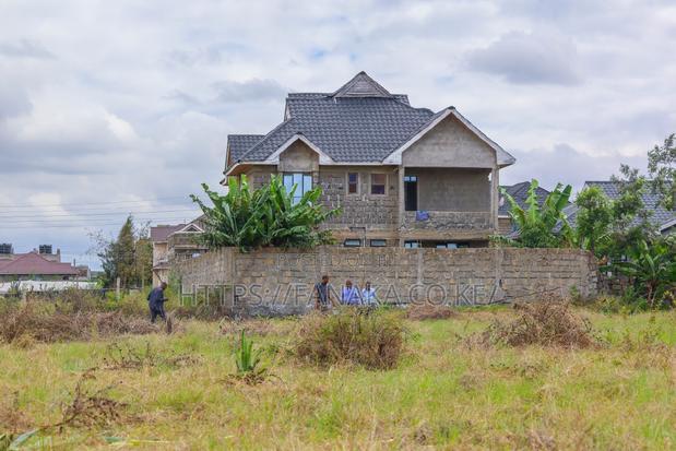 Katani Plots in a Gated Community
